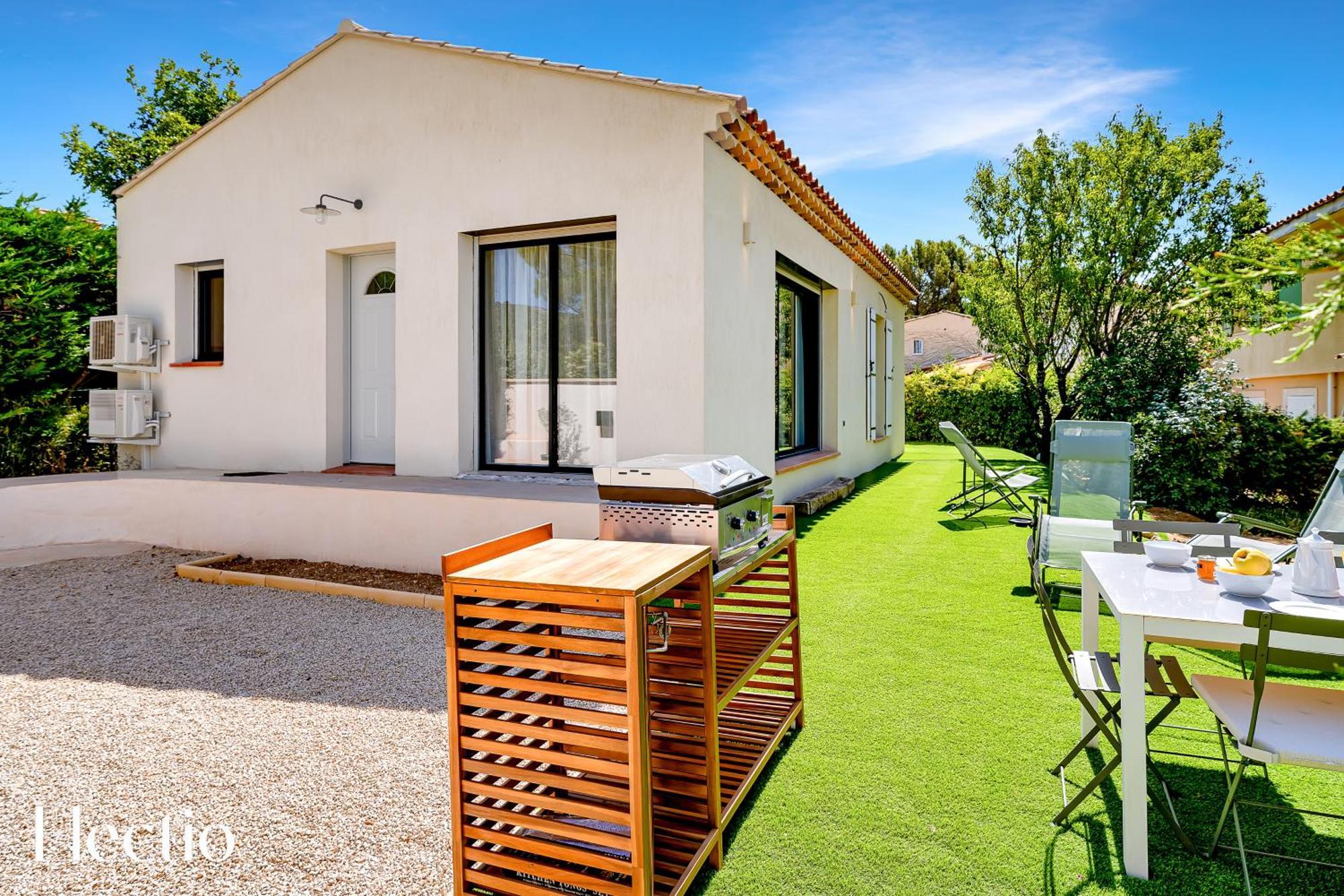 Villa Oliveda - Piscine & Salon Cinema Lourmarin Zewnętrze zdjęcie